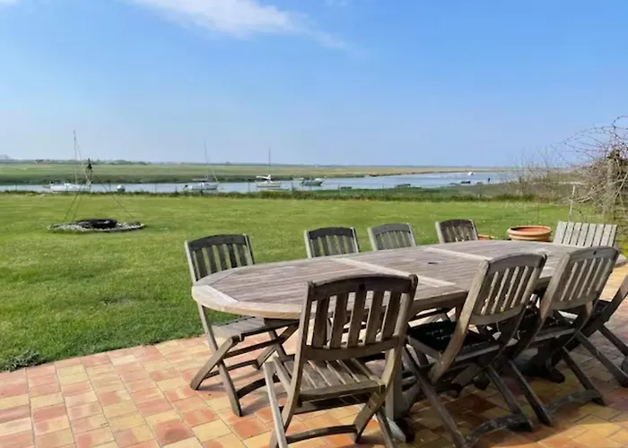 Photo de Maison Avec Piscine Au Milieu De La Baie D'Authie Waben