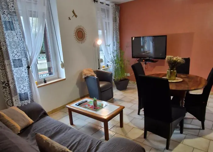 La Maison De Victoire Cour Et Wc Etage Fourmies foto