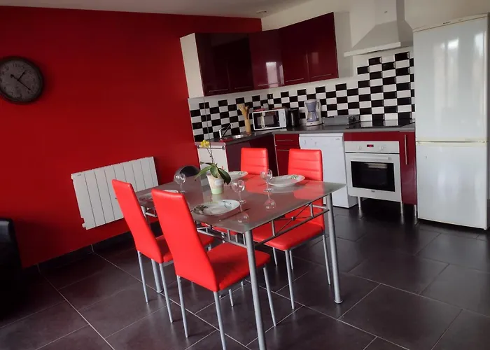 Gite Confortable Avec Jardin, Wifi Et Equipements Modernes En Plein Coeur D'Un Village Paisible. - Fr-1-510-211 Verchain-Maugre foto