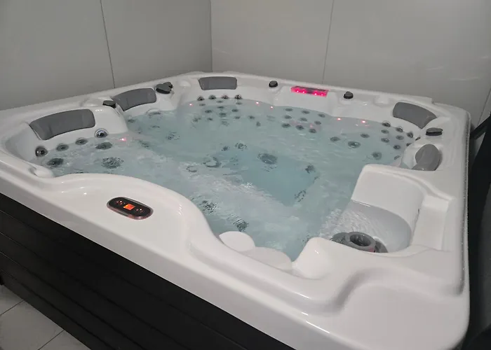 Photo de Maison familiale piscine jaccuzzi Boubers-les-Hesmond