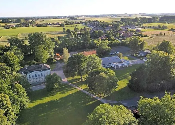 Photo de Domaine Du Beron - Chateau Et Gites Templeuve-en-Pevele