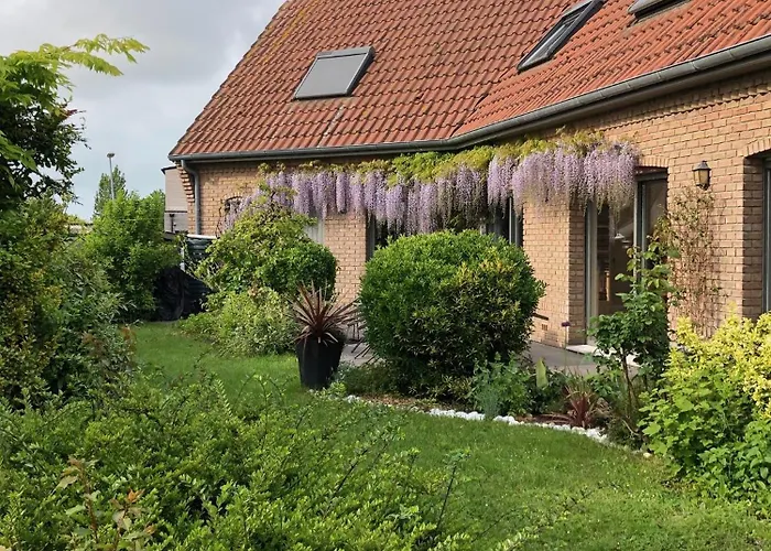 Bed and Breakfast Au Jardin De Mireille Leffrinkhoucke foto