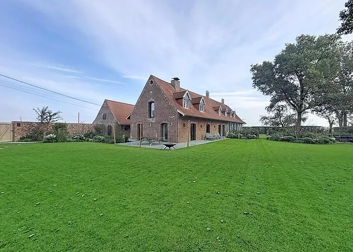 Photo de Vill'Anglaise - Spacious Holiday Home For 14 Hondschoote