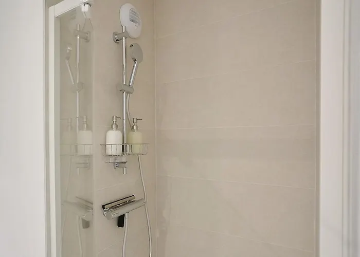 Photo de Appartement Le Mosaïste - Airport 10 min - Lille 13 min à Ronchin