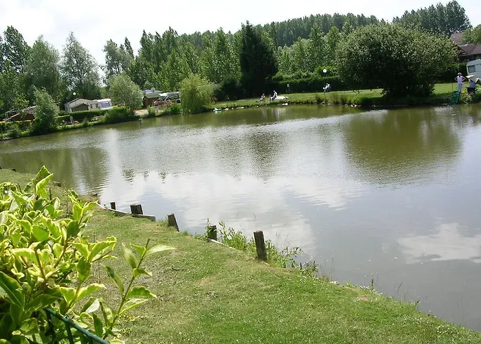 Auberge Des Etangs Roussent photo
