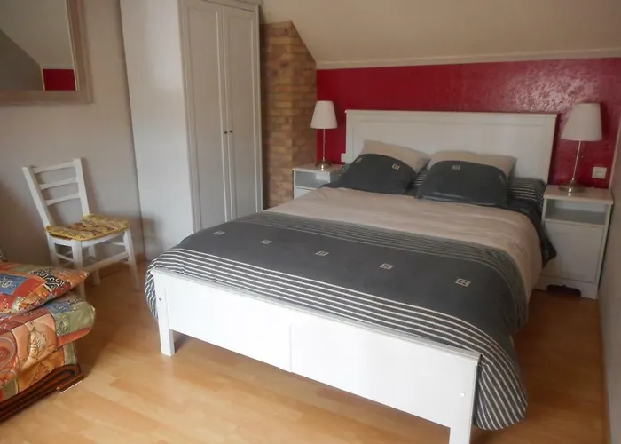 La Maison Fleurie Bed & Breakfast Neuville-sous-Montreuil photo